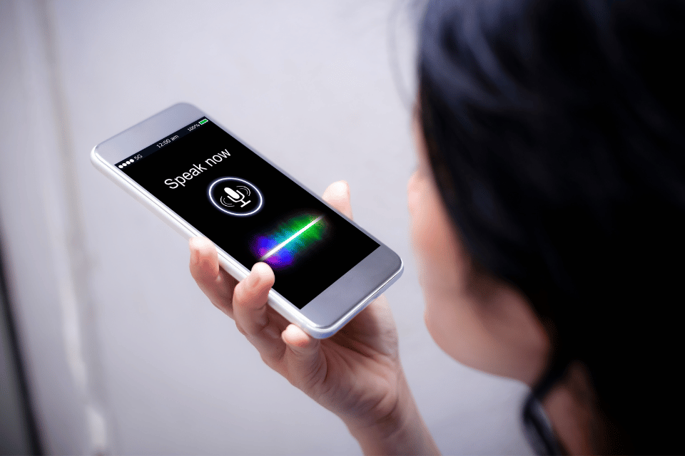 llustration of voice search optimization enhancing customer experience through advanced technology and AI integration.